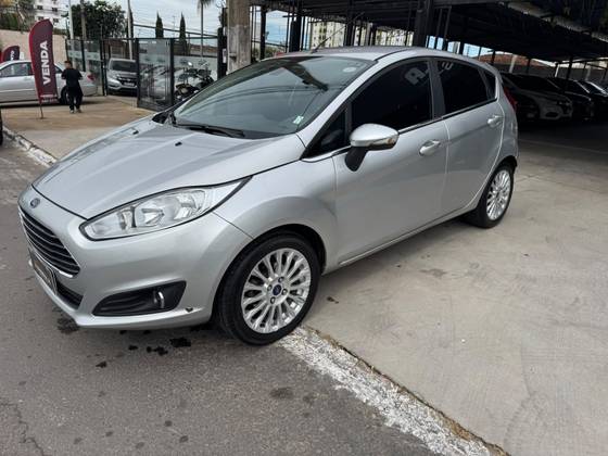 FORD FIESTA 1.6 TITANIUM HATCH 16V FLEX 4P AUTOMÁTICO FORD FIESTA 1.6 TITANIUM HATCH 16V FLEX 4P AUTOMÁTICO